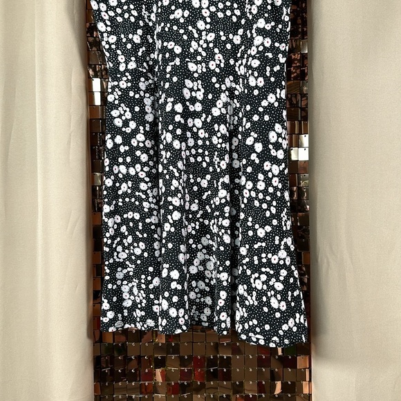 2 Dye 4 Black Short Sleeve Stretchy Lightweight Dress White & Red Floral Print L - Picture 8 of 10